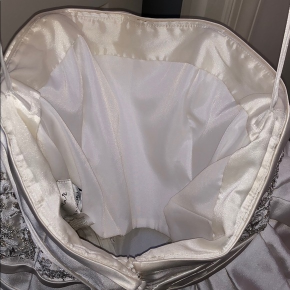 LaFleur by Anne Barge Wedding Gown Sz 10 - Picture 4 of 14